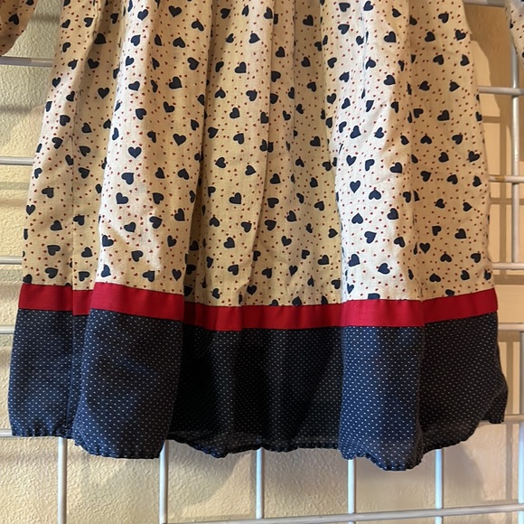 Girls Vintage Jill Lynn Heart Pattern Dress with Bib Collar - Picture 4 of 7